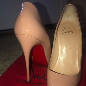 37.5 So Kate Christian Louboutin Heels